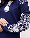 Лляна жіноча вишиванка з білою вишивкою темно синя, фото 3