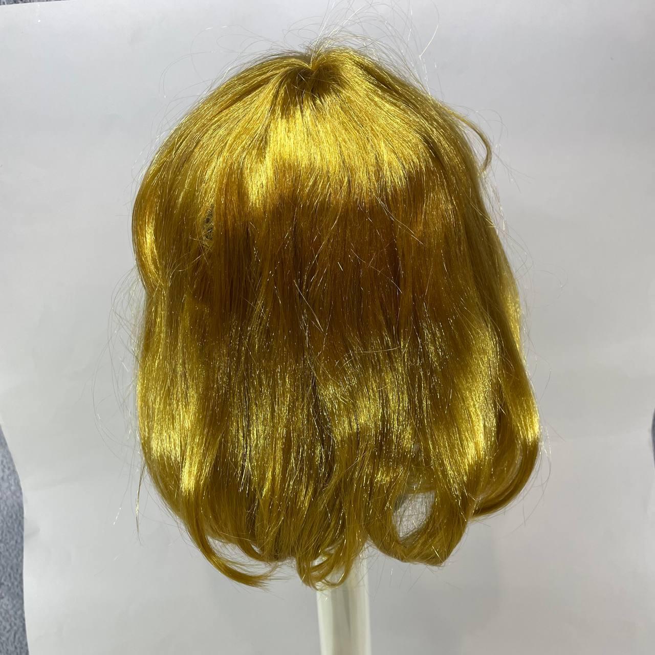 Перука бежева каре