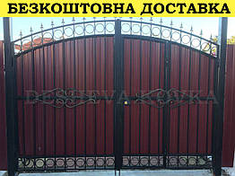 Ковані ворота з профнастилом і кованими елементами