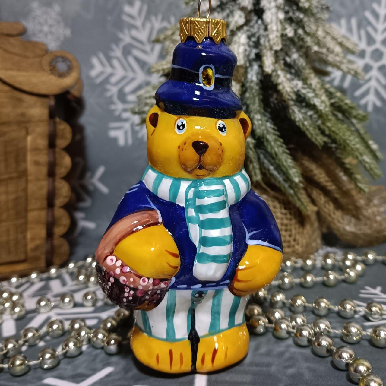 Ведмідь з корзиною