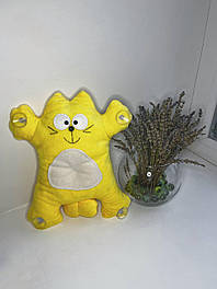 Кіт Саймон Жовток на присосках жовтий — Сувенір у машину — Іграшка в жовту машину Кіт Саймон — Подарунок автомобілісту