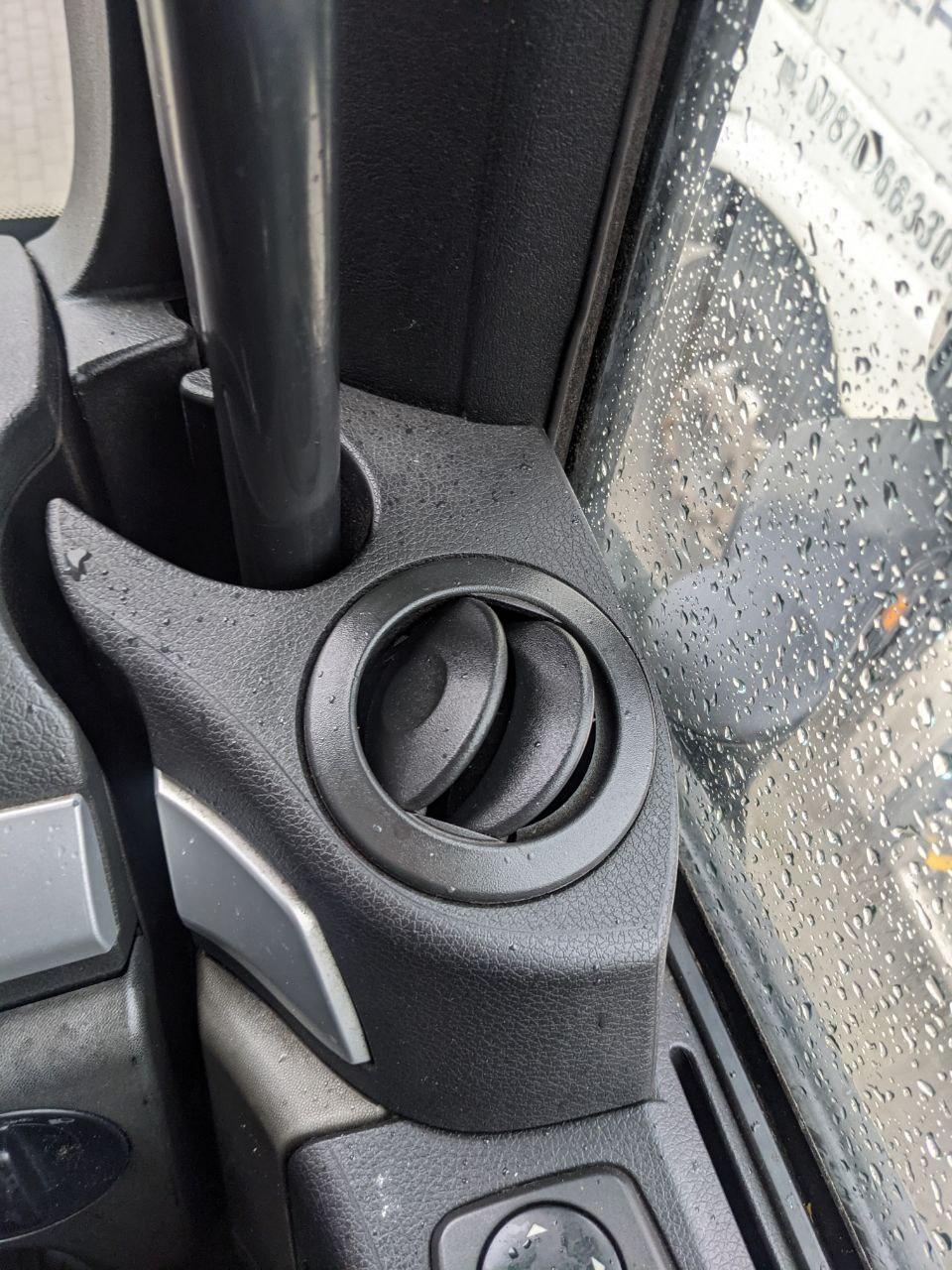 Решітка обдуву салону R б/в MAN TGX EURO 6 (81619500426) оригінал