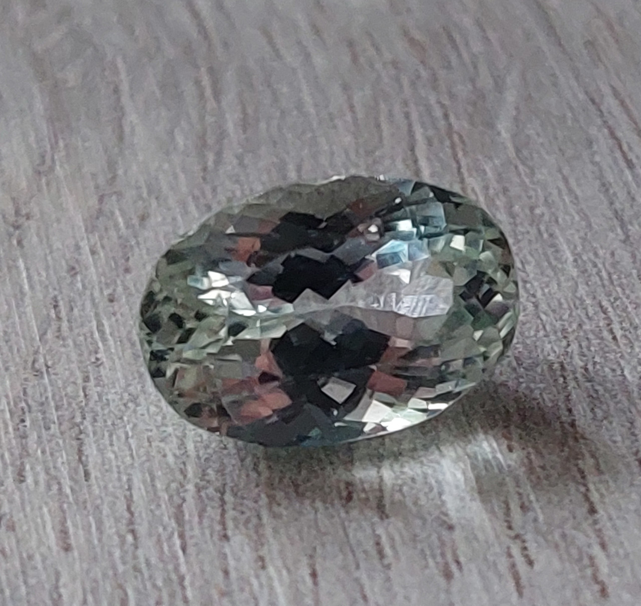 Нуристанит, Гидденит 7.02 Ct 13.46 х 9.26 х 7.72 mm