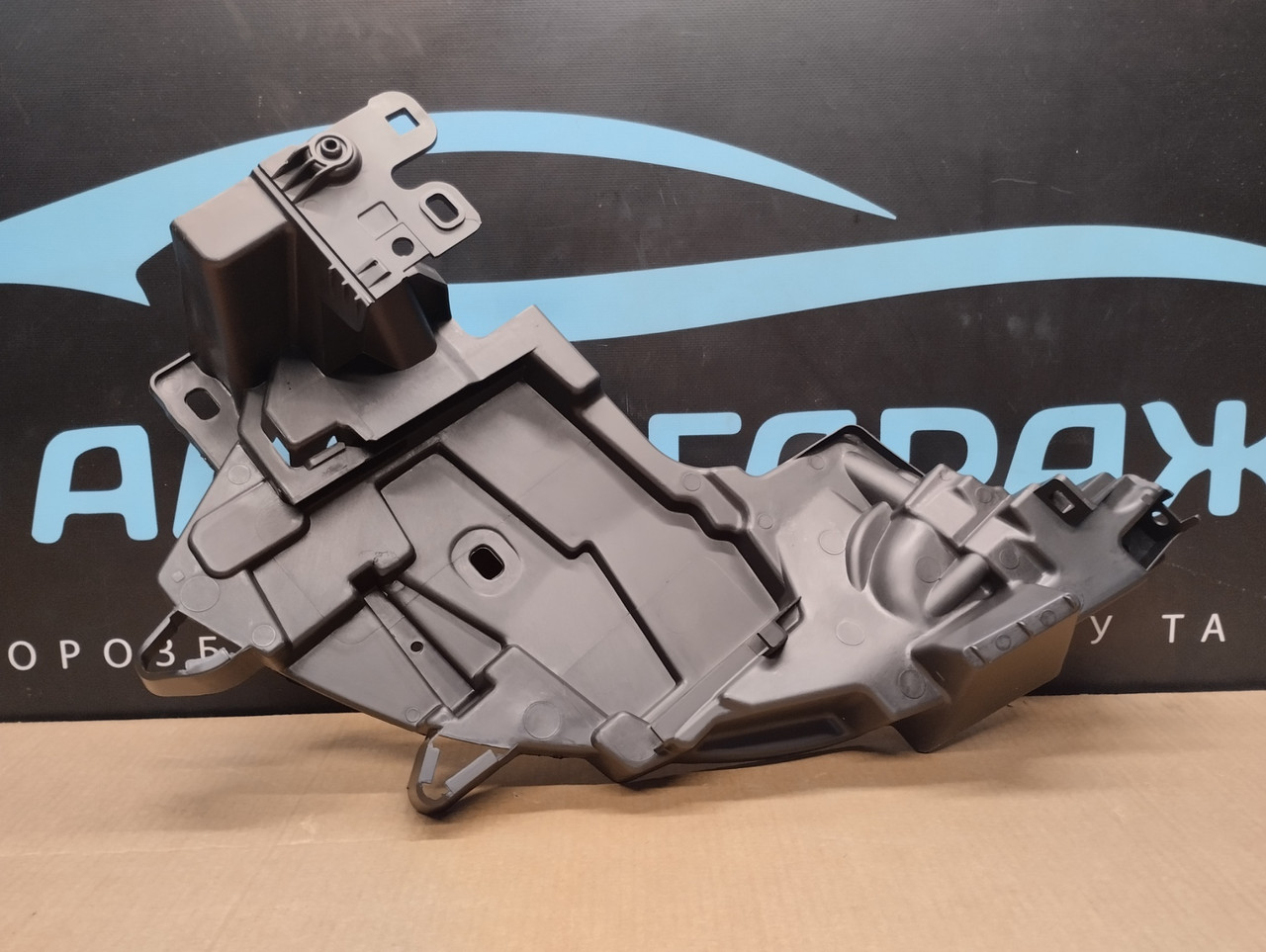 Renault Fluence Кронштейн лівий бампера підфарбувальник Кронштейн фари Рено Флюенс 603507-5 Polcar 622230011r, фото 1