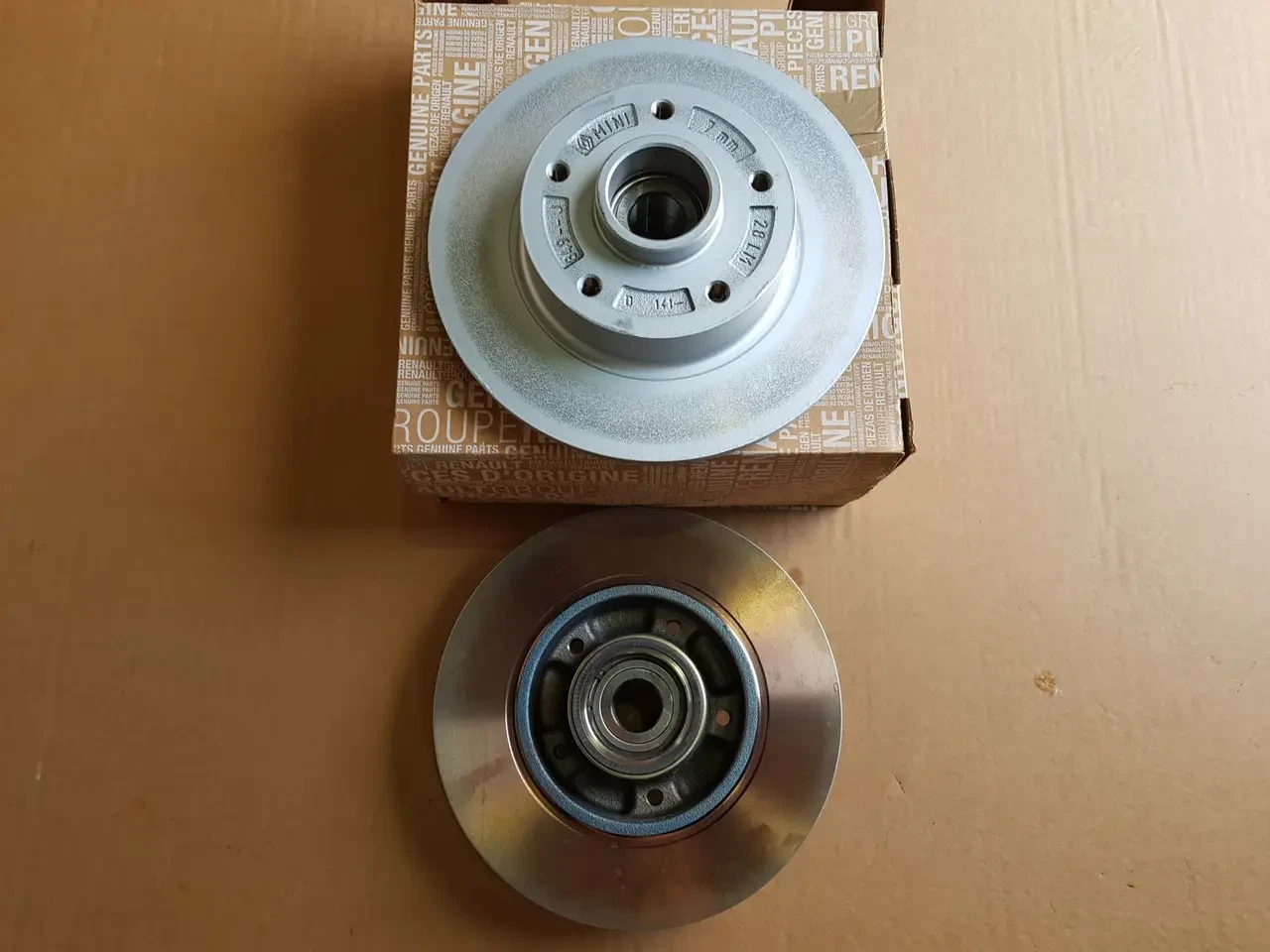 Диски гальмівні задні Renault Fluence (2009-2016) Рено флюенс Оригінал 432007556R, 432002188R (комплект 2 шт.), фото 1