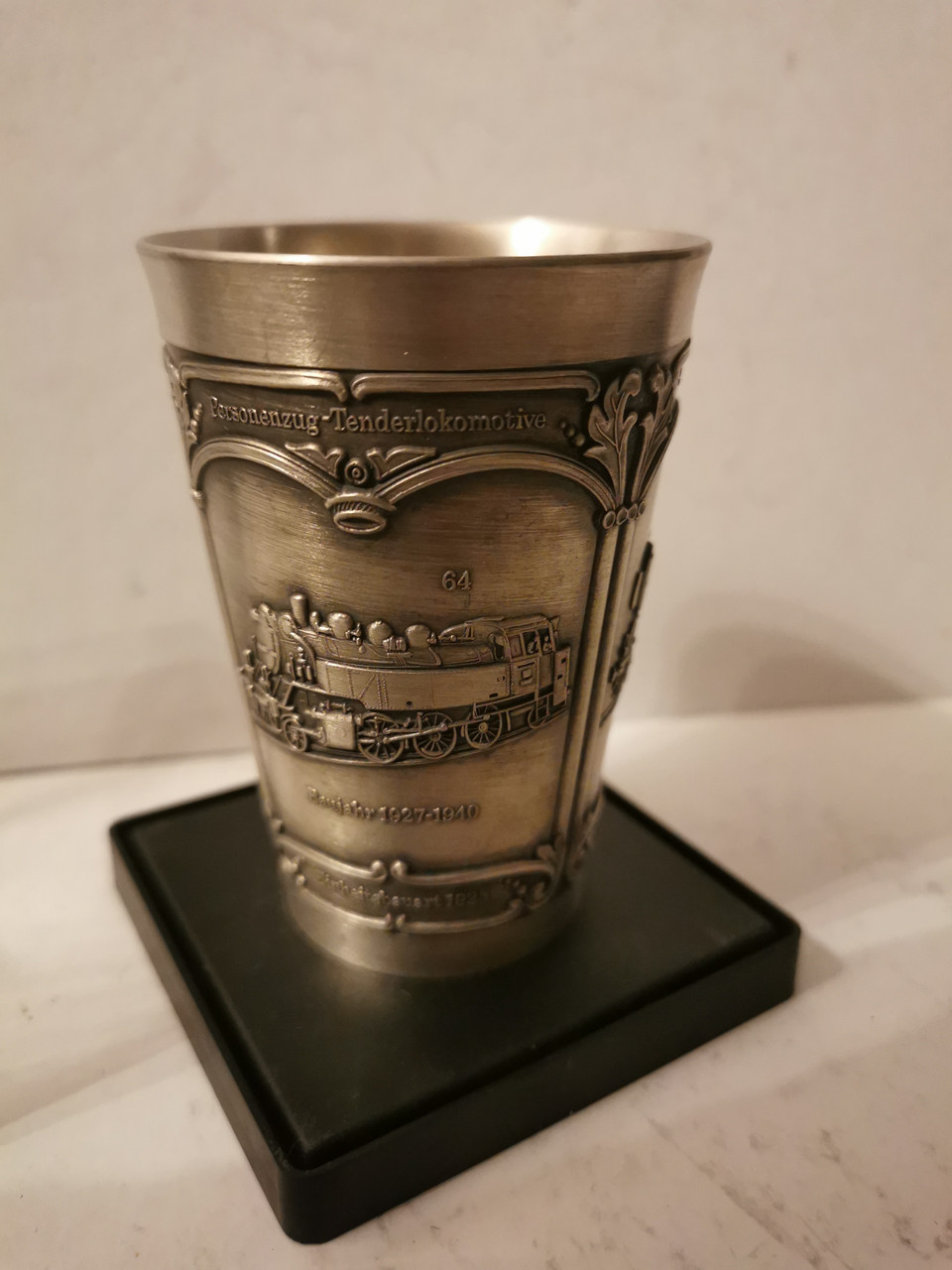 Олов'яний стакан Подорож
