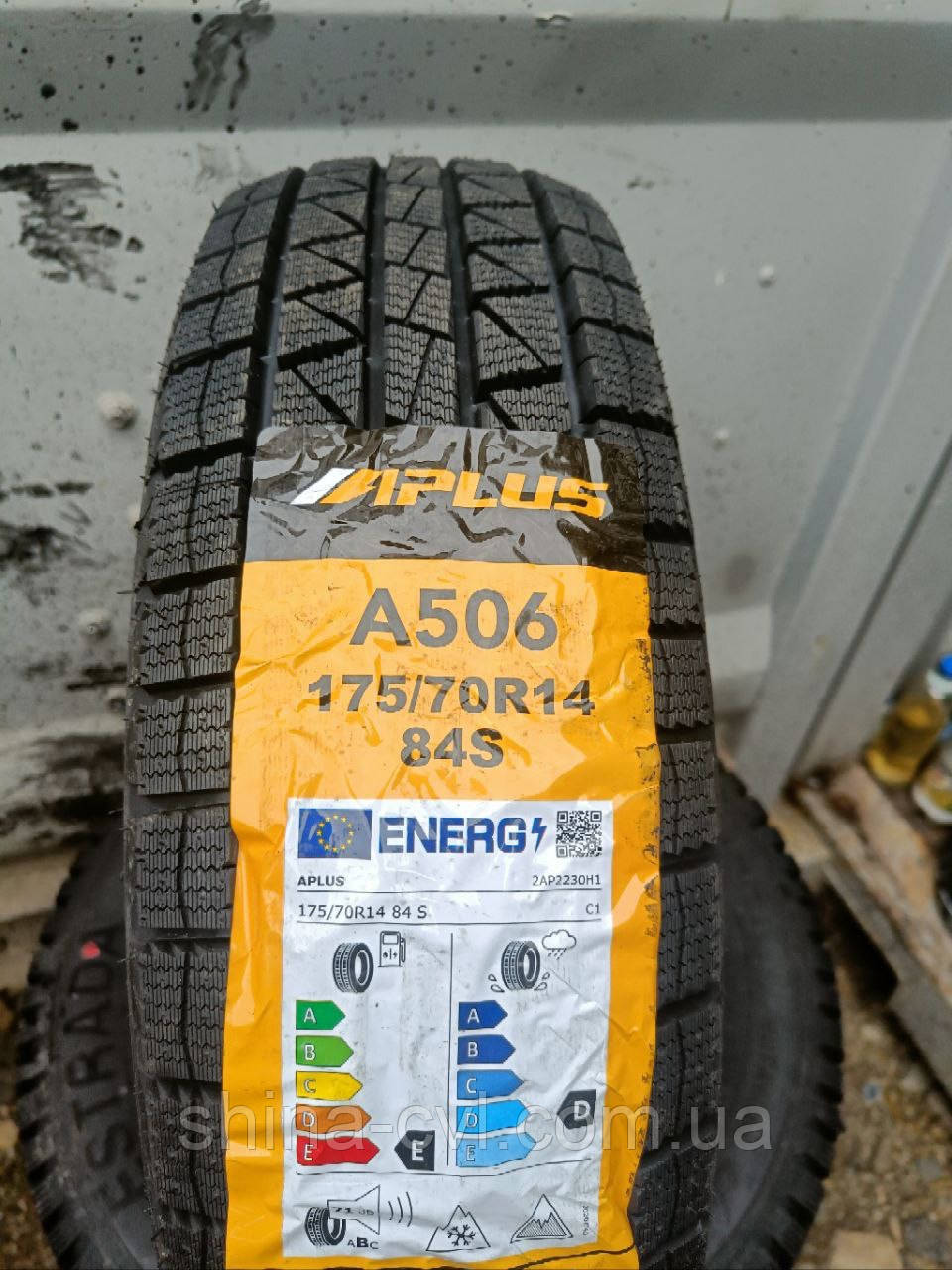 Зимові шини 175/70 R14 84S APLUS A506, фото 1