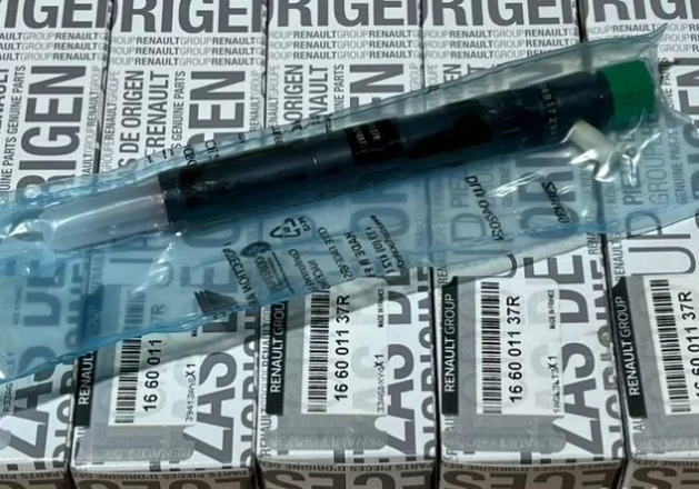 Форсунка паливна 1.5 DCI Renault Logan 2 (2013-...) Рено логан Оригінал 166001137R, фото 1