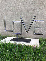 Металлическая статуэтка LOVE