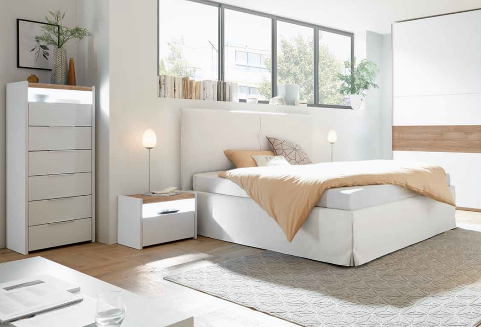Спальня Lorenzo Campanelli біла матова з вставками світлого дерева Амалті