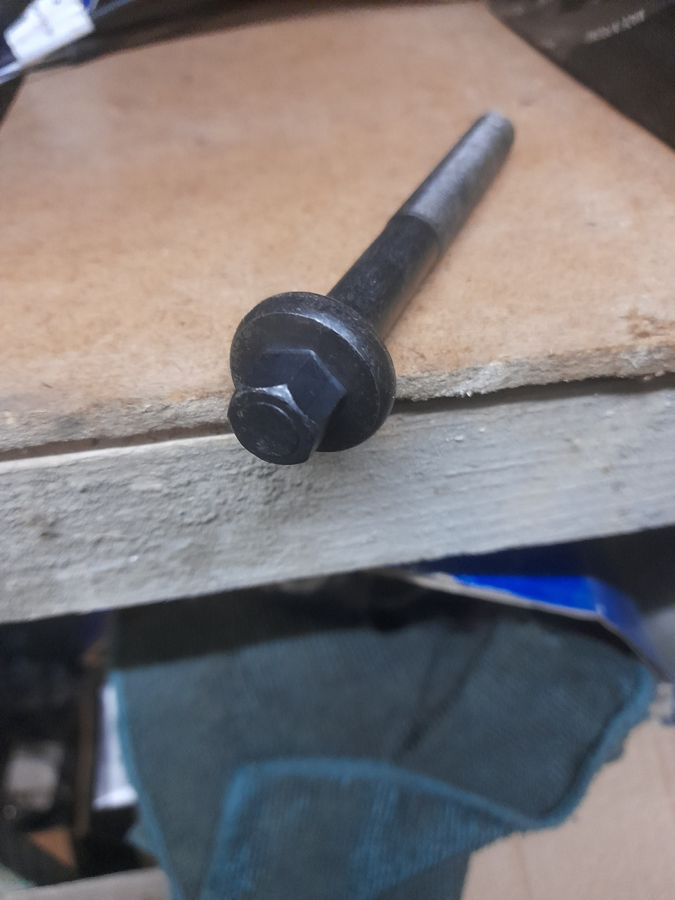 Болт ГБЦ ВАЗ 2101-2123 Під Шестигранник Белебей 12=115 — Купити ...