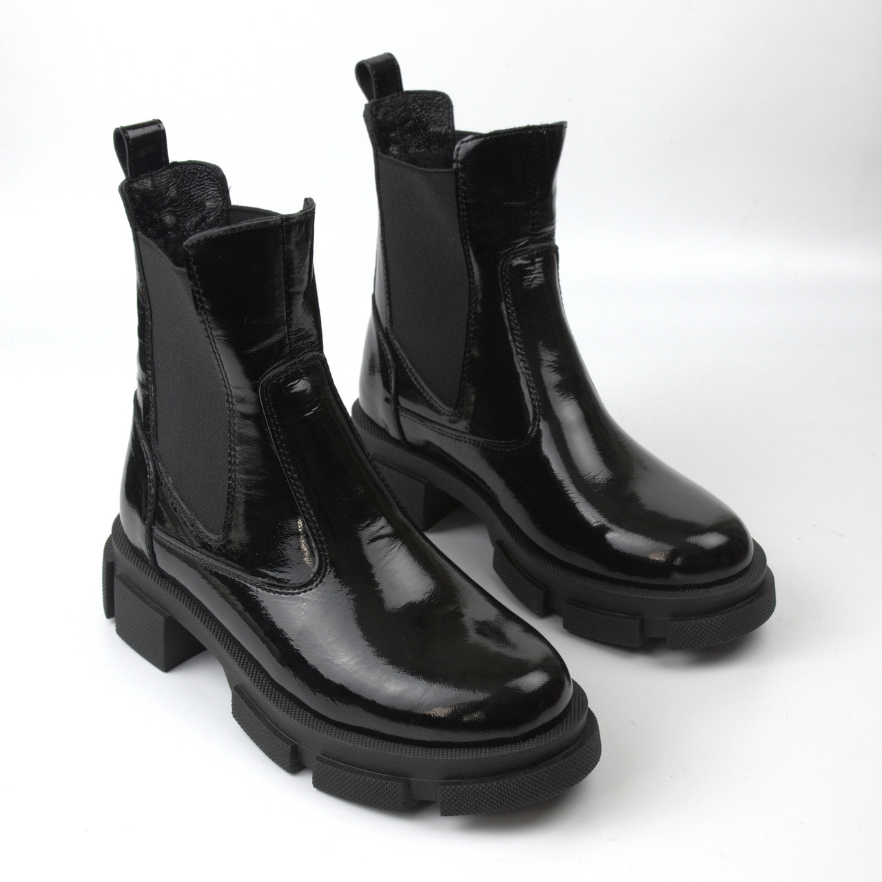 Лакові челсі чорні шкіра жіноче взуття зимове демісезонне COSMO Shoes New Chelsea Black Lac