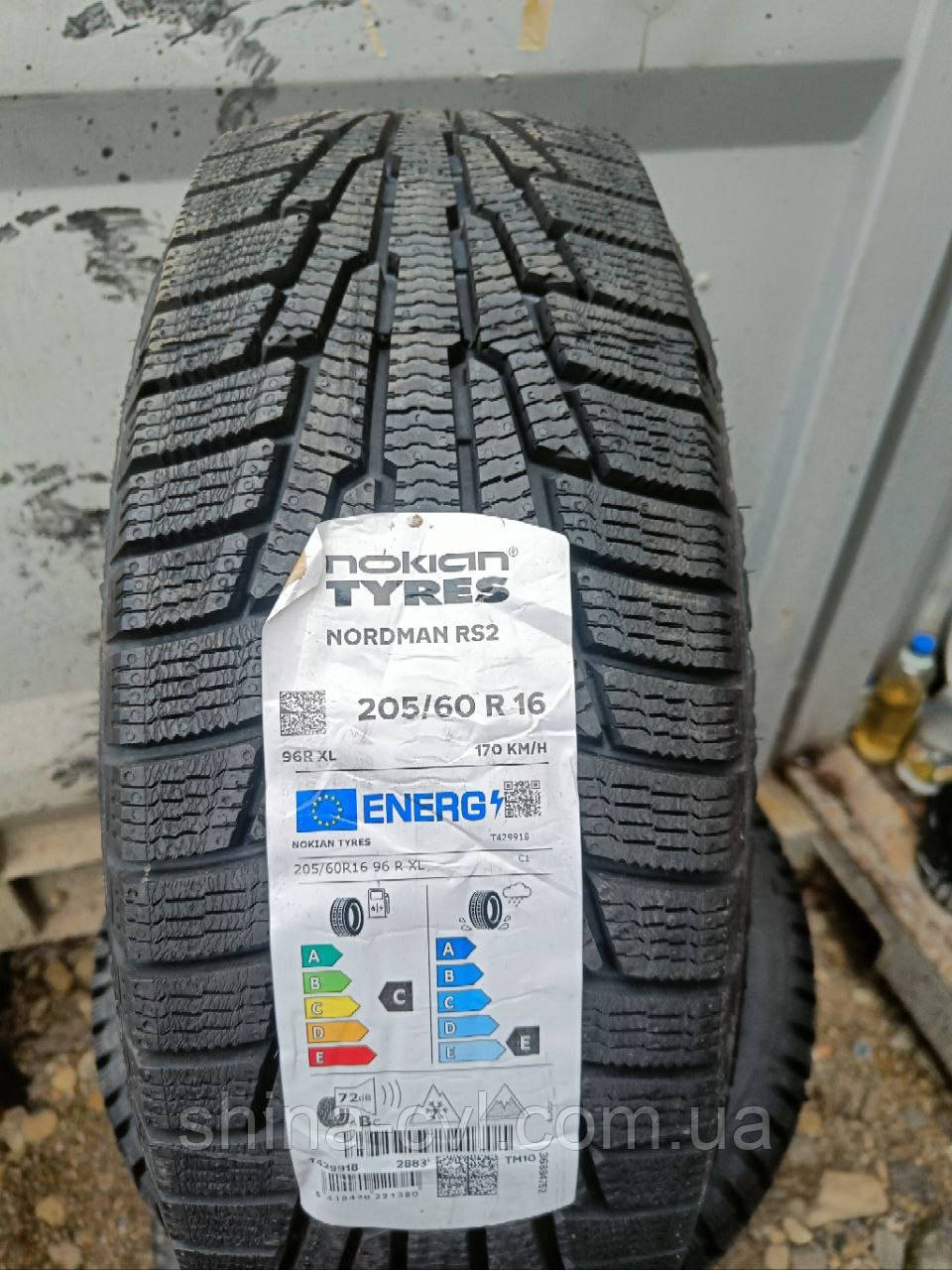 Зимові шини 205/60 R16 96H XL NOKIAN NORDMAN RS2