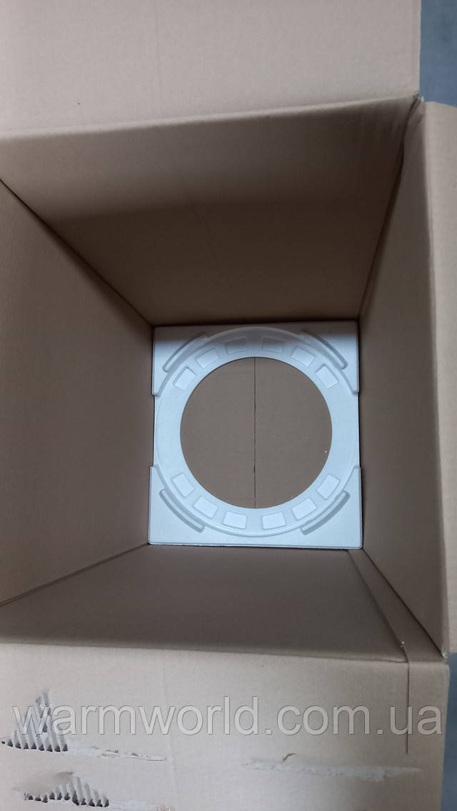 Снизу коробки цельный пенопласт Снизу коробки цельный пенопласт