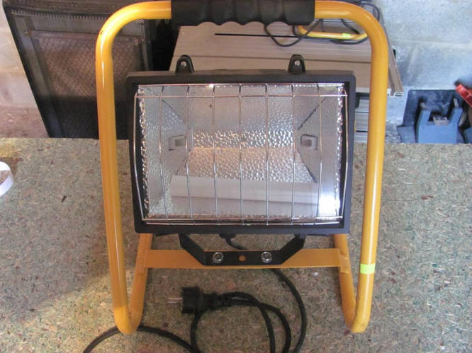 Купить Прожектор 1000W галогенный на подставке с ручкой, цена 1200 ...