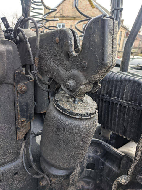 Купити Амортизатор кабіни (подушки) б/в MAN TGX EURO 6