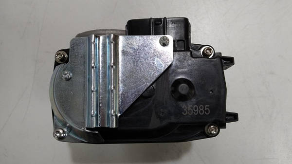 Дроссельная заслонка Mitsubishi Outlander (CU) (2003 - 2008) 2.4, CAM, MN135985, купить по доступной цене в магазине автозапчастей Кросавто. - 1716609901. Дроссельная заслонка Mitsubishi Outlander (CU) (2003 - 2008) 2.4, CAM, MN135985, купить по доступной цене в магазине автозапчастей Кросавто. - 1716609901.