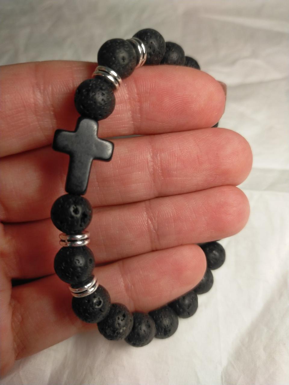 Чоловічий чорний браслет із лавового каменю з хрестом