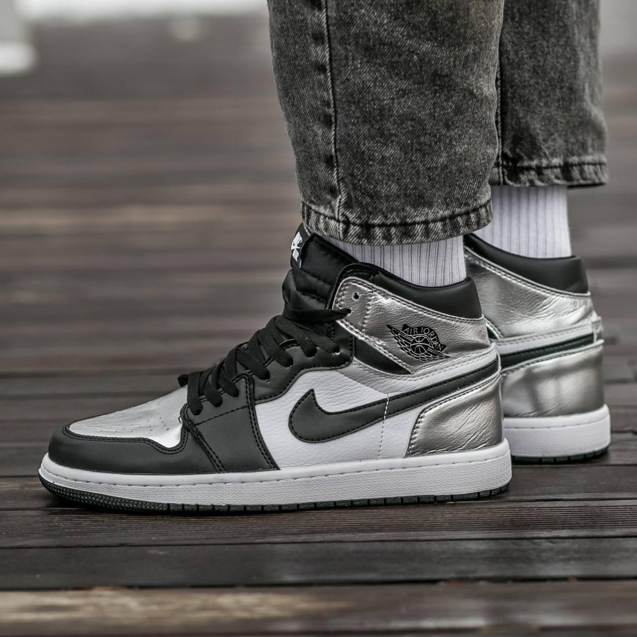Кросівки Nike Air Jordan 1 Retro High Black Silver / Найк Аїр Джордан 1 Ретро Чорні з Срібним Високі
