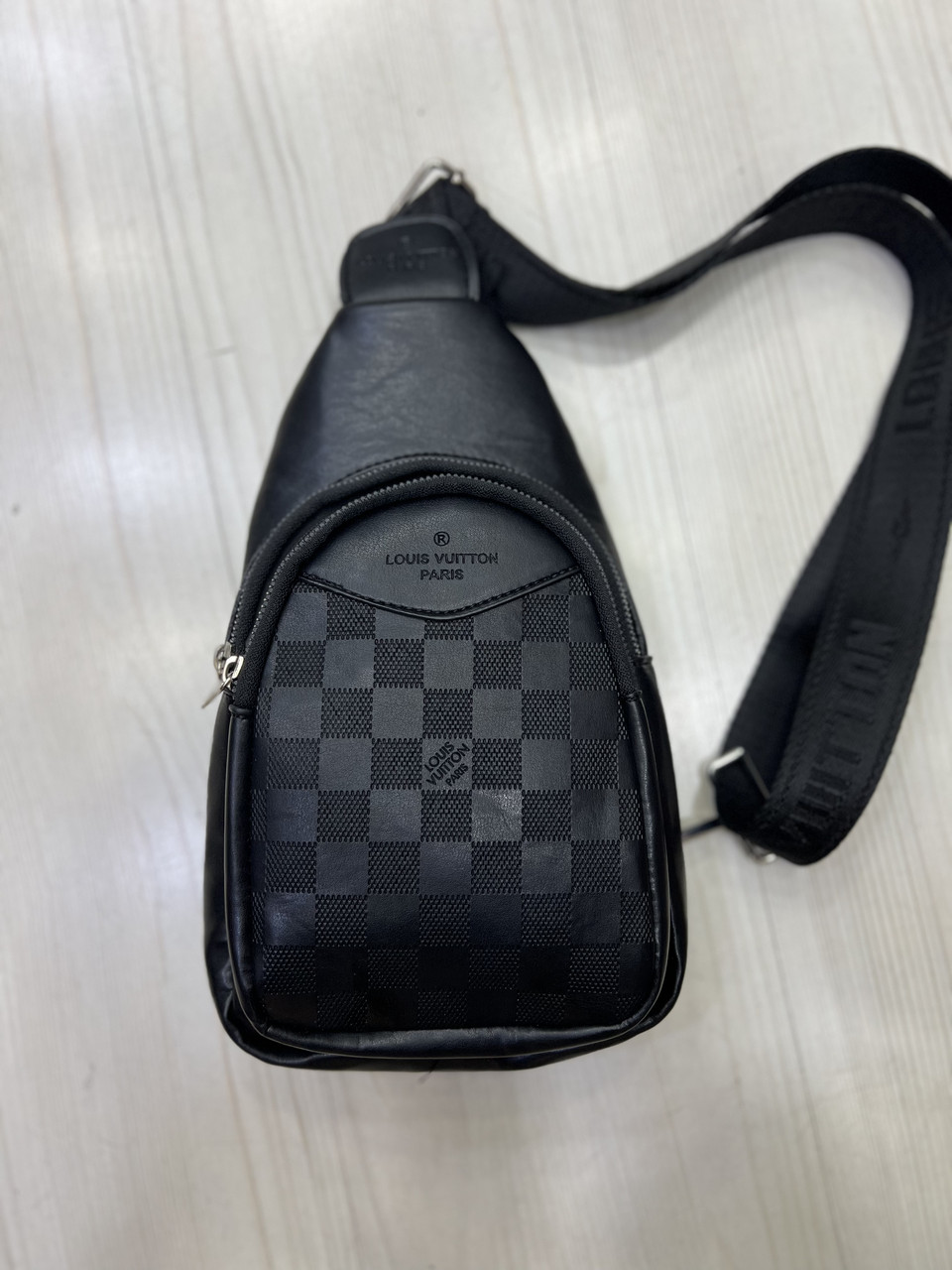 Сумка на плече чоловіча Louis Vuitton LV чорна