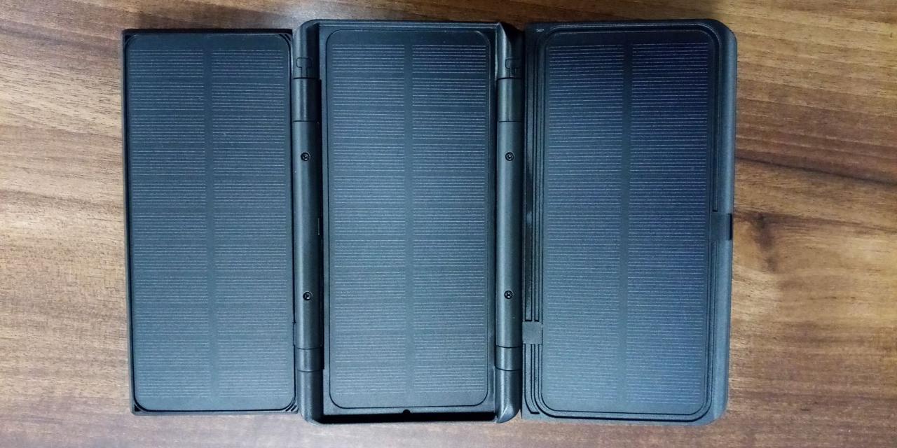 Пoвepбaнк 20000 mAh із coнячними пaнeлями (Зшт) PRO-S20 PROTESTER