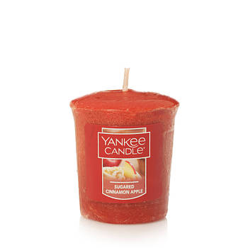 Свічка вотивна ароматична "Яблуко в цукрі з корицею" YANKEE CANDLE