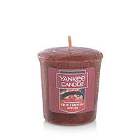 Свеча вотивная ароматическая "Хрустящие яблоки на костре" YANKEE CANDLE