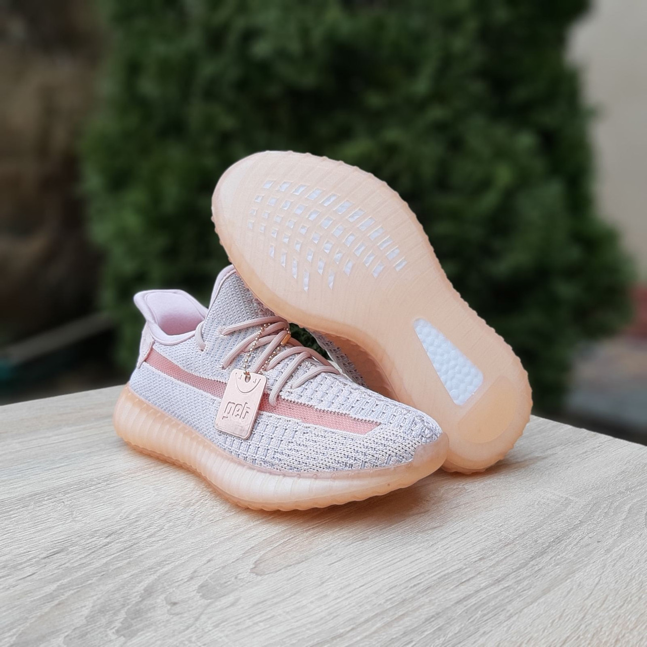 Бігові кросівки жіночі ніжно рожеві Adidas Yeezy Boost 350. Літні жіночі кросівки Адідас Ізі Буст 350