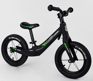 Біговел Corso колеса 12" надувні магнієва рама магнієві диски підставки для ніг салатовий