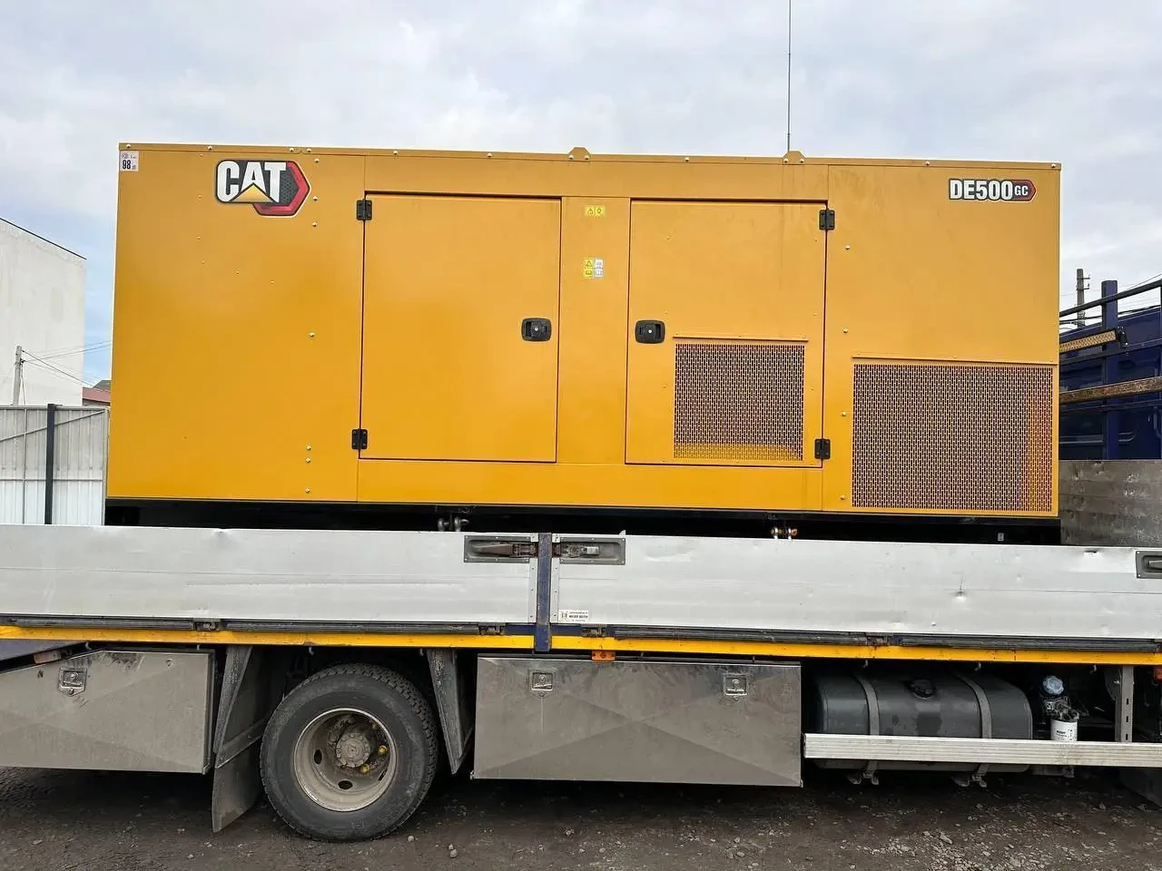 CATERPILLAR DE500E0 — C15 — 500 KVA ГЕНЕРАТОР — DPX-18026
