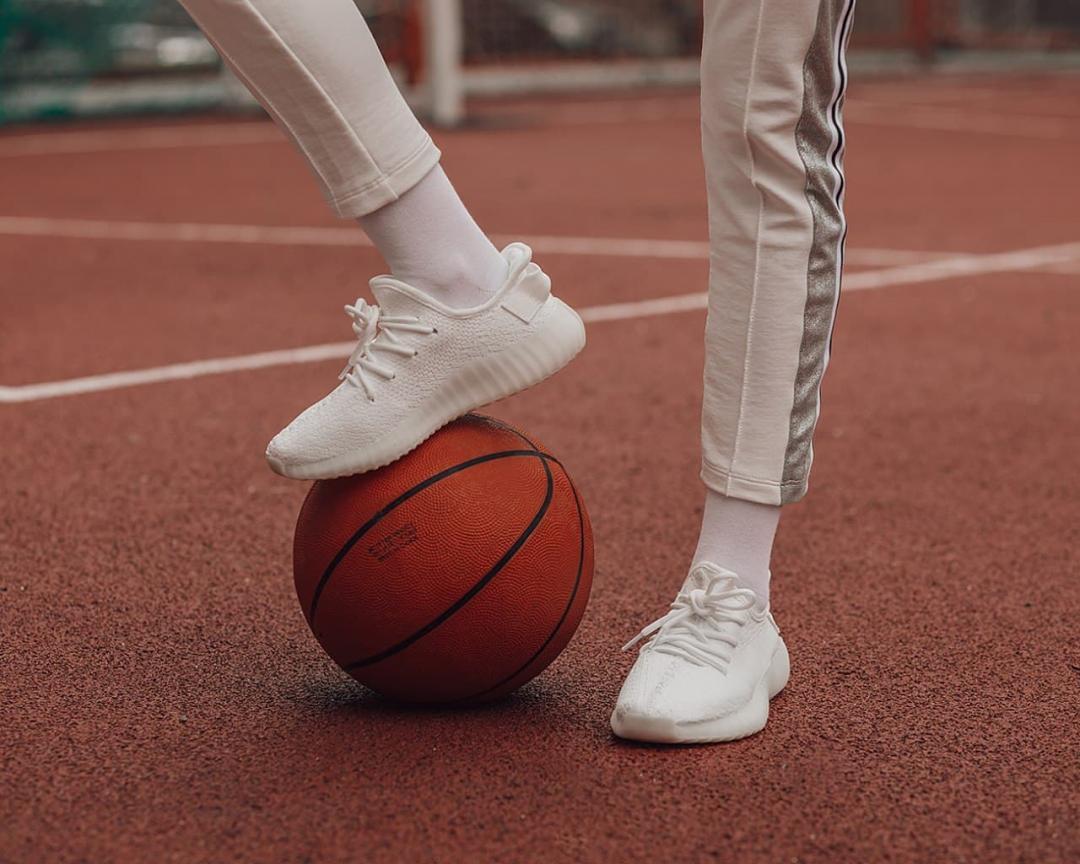 White yeezys store triple white