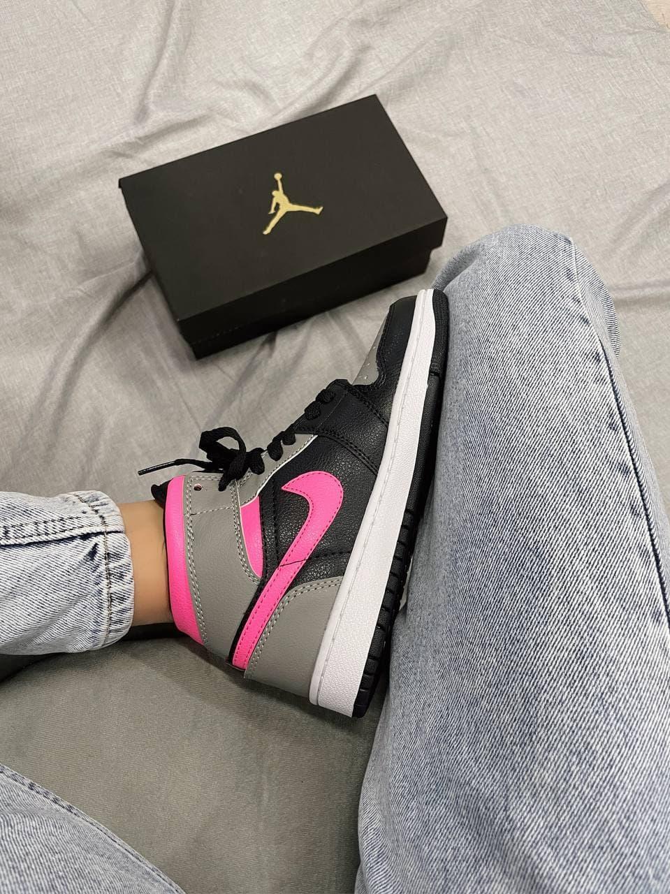 Nike air jordan black and cheap pink