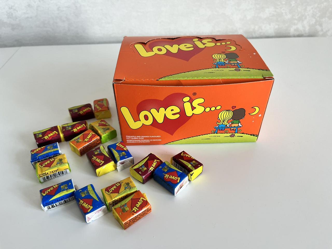 Жвачки love is Ассорти 100 шт | Жевательная резинка love is | Блок ...