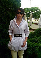 Куртка тренч ветровка женская молодежная белая приталенная на кнопках с капюшоном
