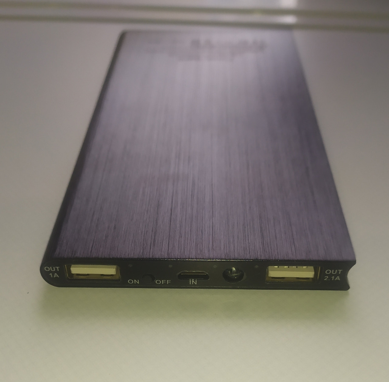 Новий зручний та стильний зовнішній акумулятор (PowerBank) R2 Invest PB-025 з Європи
