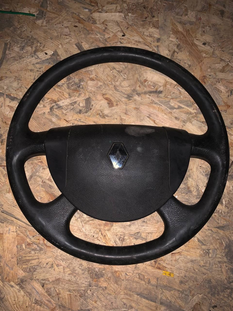 Рульове колесо без кнопок, потертості по ободу, стан 1 б/в RENAULT PREMIUM (7484584418) оригінал