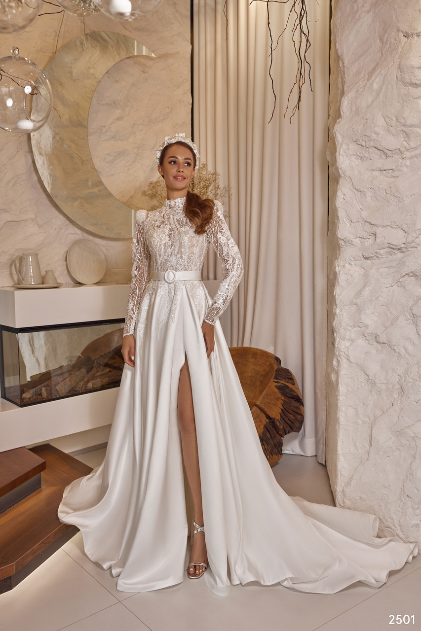 Весільна сукня  з рукавами, фото 1