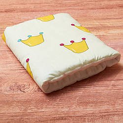 Подушка для годування та заколисування новонароджених, на руку, бавовна та плюш Minky - корони на молочному