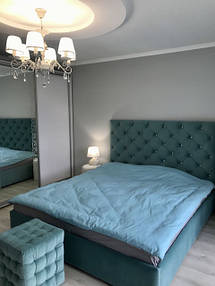 Двоспальне ліжко Sentenzo з м'яким узголів'ям бірюзового кольору