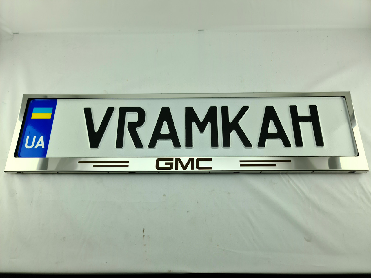 Номерна рамка для авто GMC