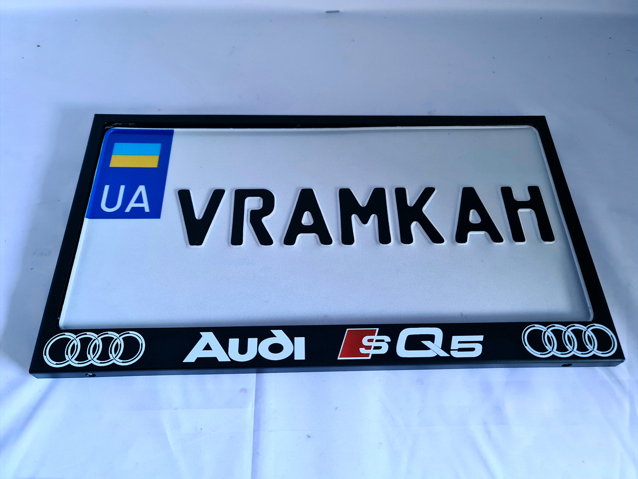 Номерна рамка для авто Audi sQ5 color, рамка під американський номер