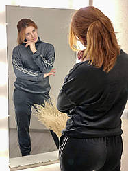 Велюровий спортивний жіночий костюм Худі та штани з лампасами Напівбатал 46 48 50 52 ціна гуртом Сірий