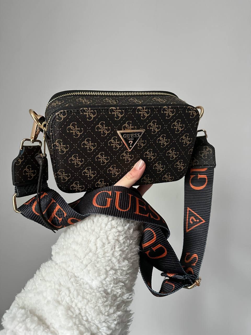 Жіноча сумка клатч GUESS (коричнева) Gi5157 стильна містка зручна сумочка на текстильному ремені топ