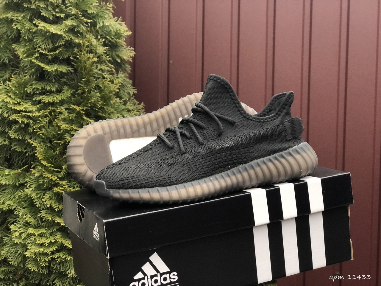 Кросовки Adidas Yeezy Boost чорні — чоловічі кросівки сідас Ізі Буст рефлективні шнурки