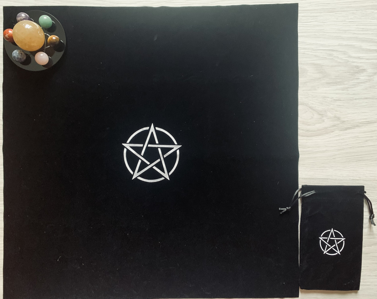 Комплект для Таро Та Рун Чорний Вівтарна Скатертина Та Мішечок — Купить ...