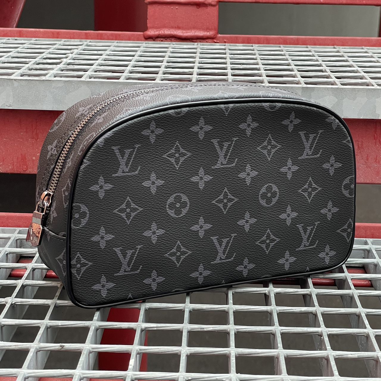 Косметичка з канви Monogram Louis Vuitton 25