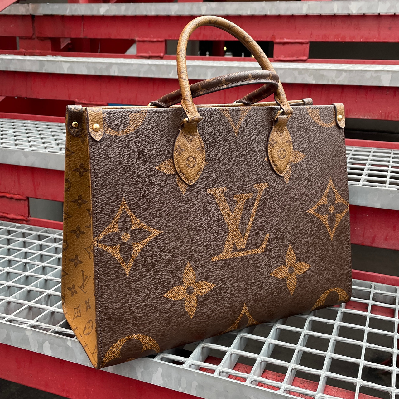 Сумка Louis Vuitton Onthego
