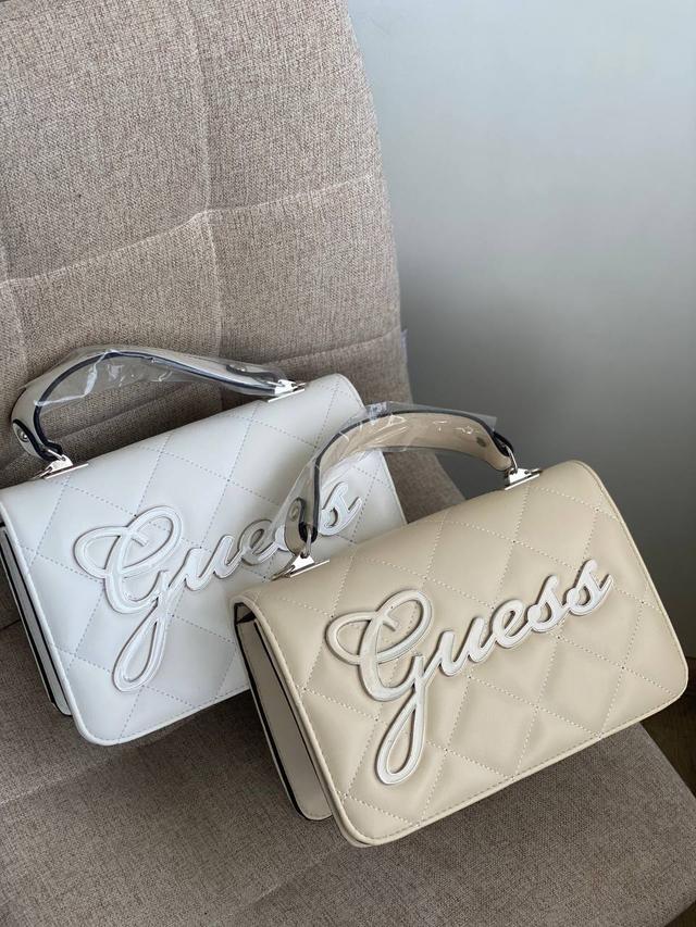 Купити Жіноча сумочка Guess Light Beige бежевого кольору, Стильна сумка ...