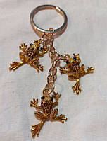 Брелок на ключи или сумку сувенир лягушка жабка суперовый камни 3 подвески золотистый металл