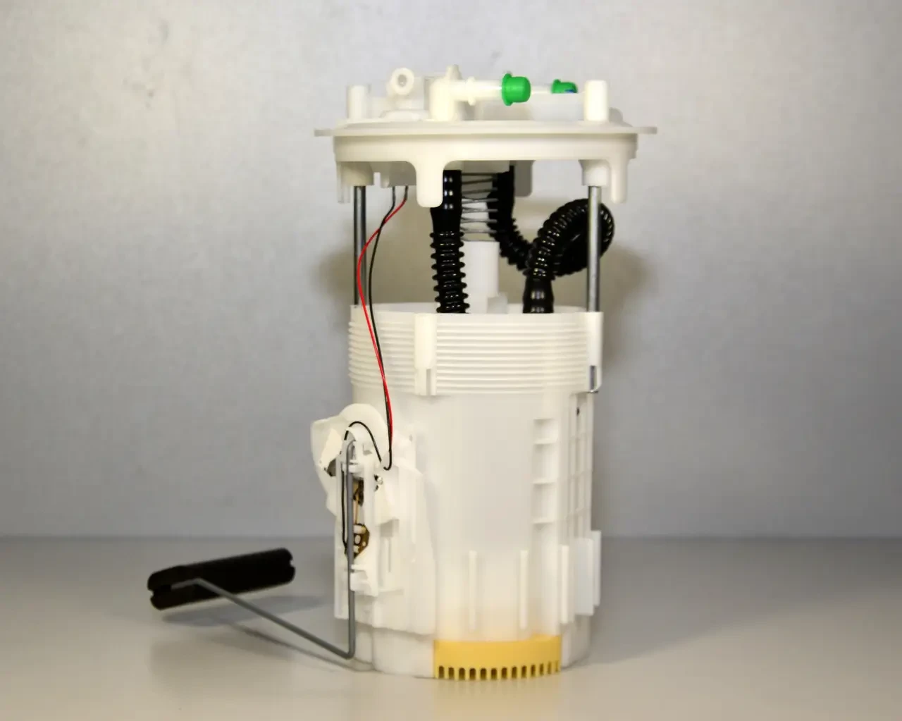 Паливний насос Renault Logan (Original 172024388R) Рено логан, фото 1